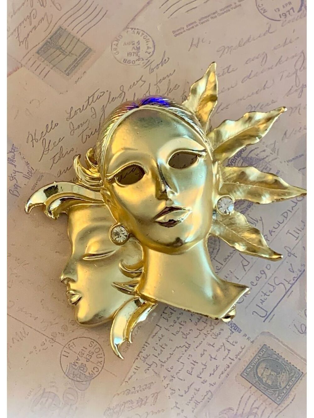 Vintage Gold Dual-Face Mask Brooch with Sparkling Rhinestones